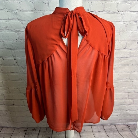 EXPRESS Open Neck Top Small - Picture 3 of 6